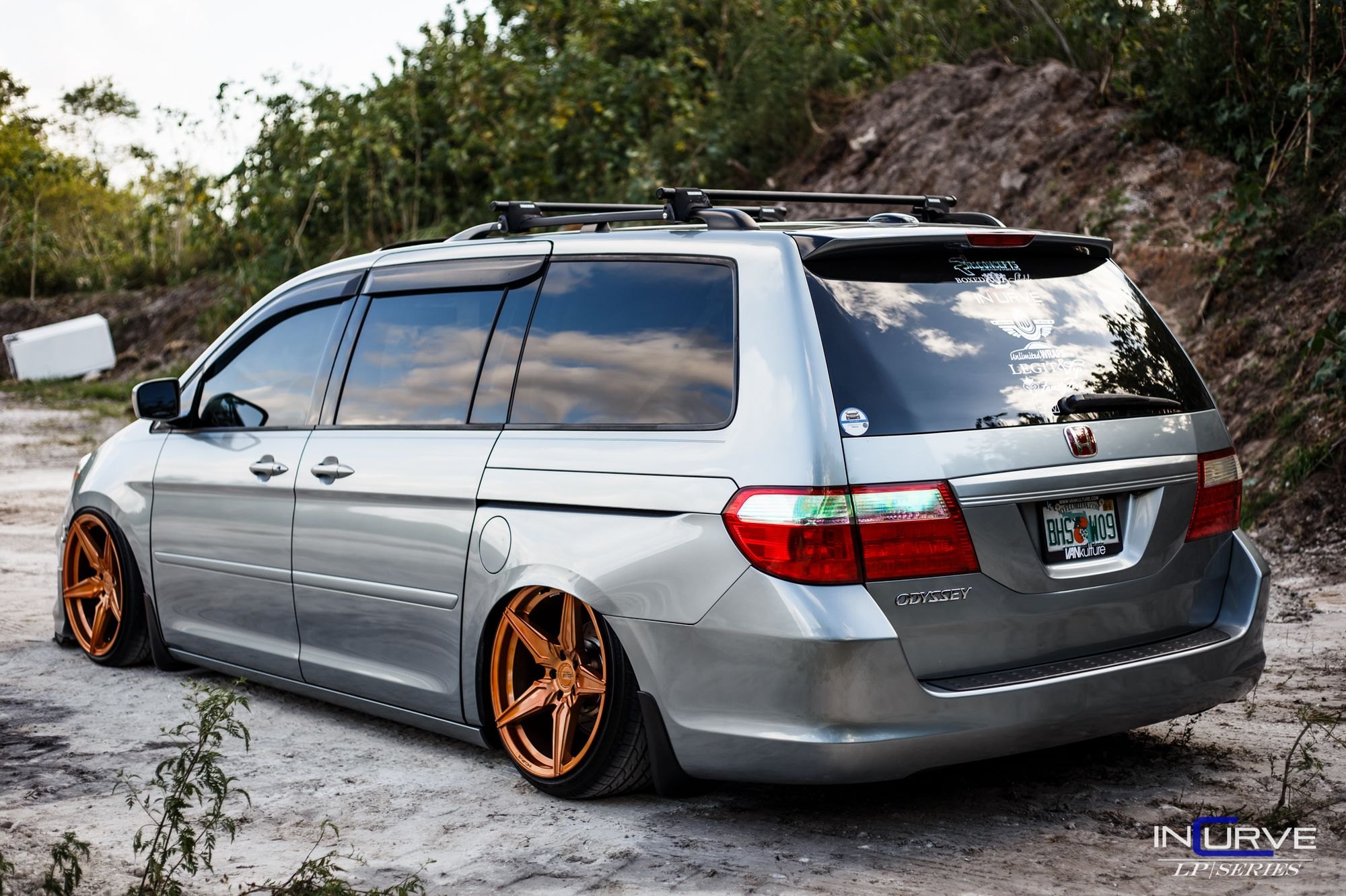 Gray Honda Odyssey with Base Rack System - Photo by Incurve Wheels