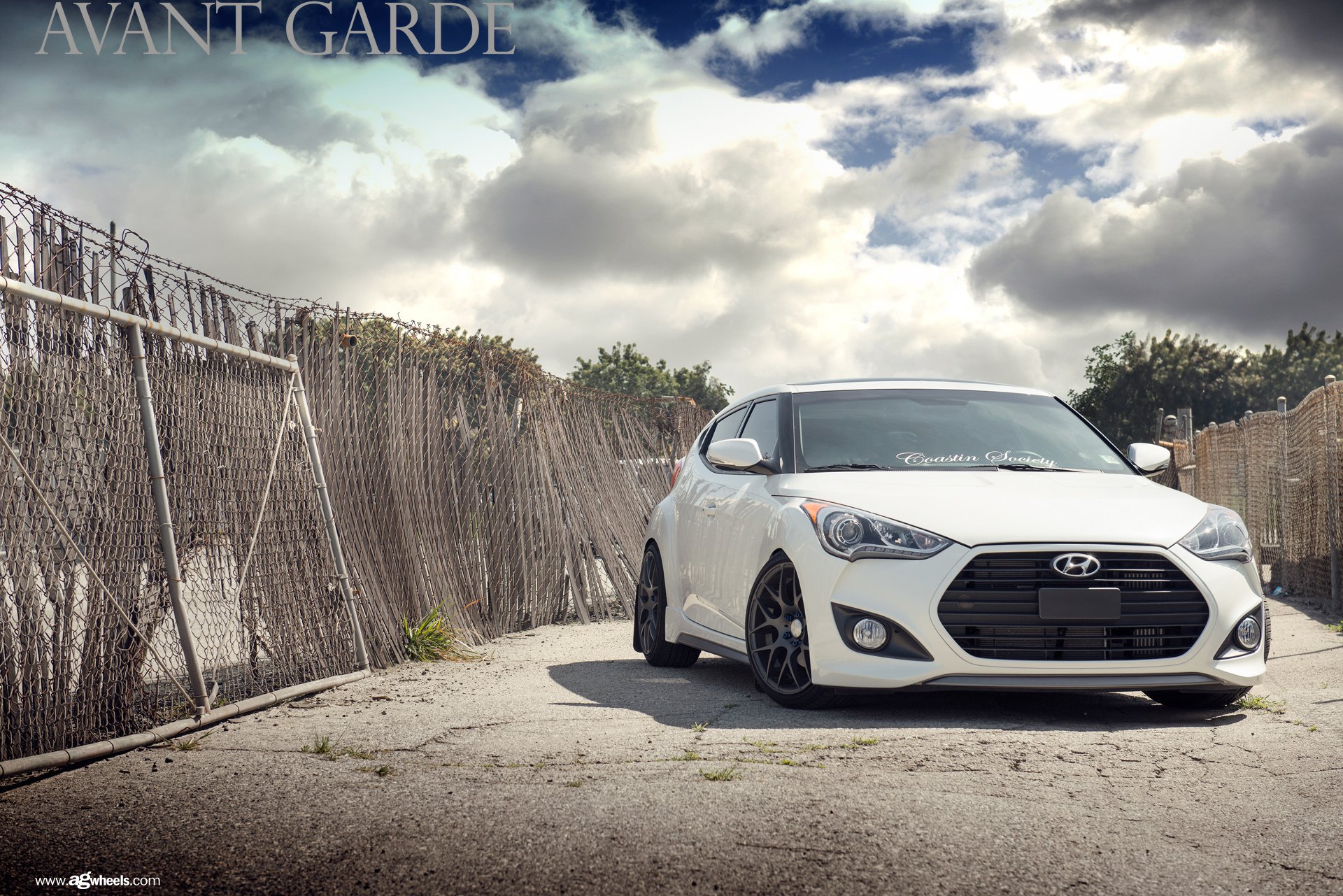 Blacked Out Grille on White Hyundai Veloster - Photo by Avant Garde Wheels