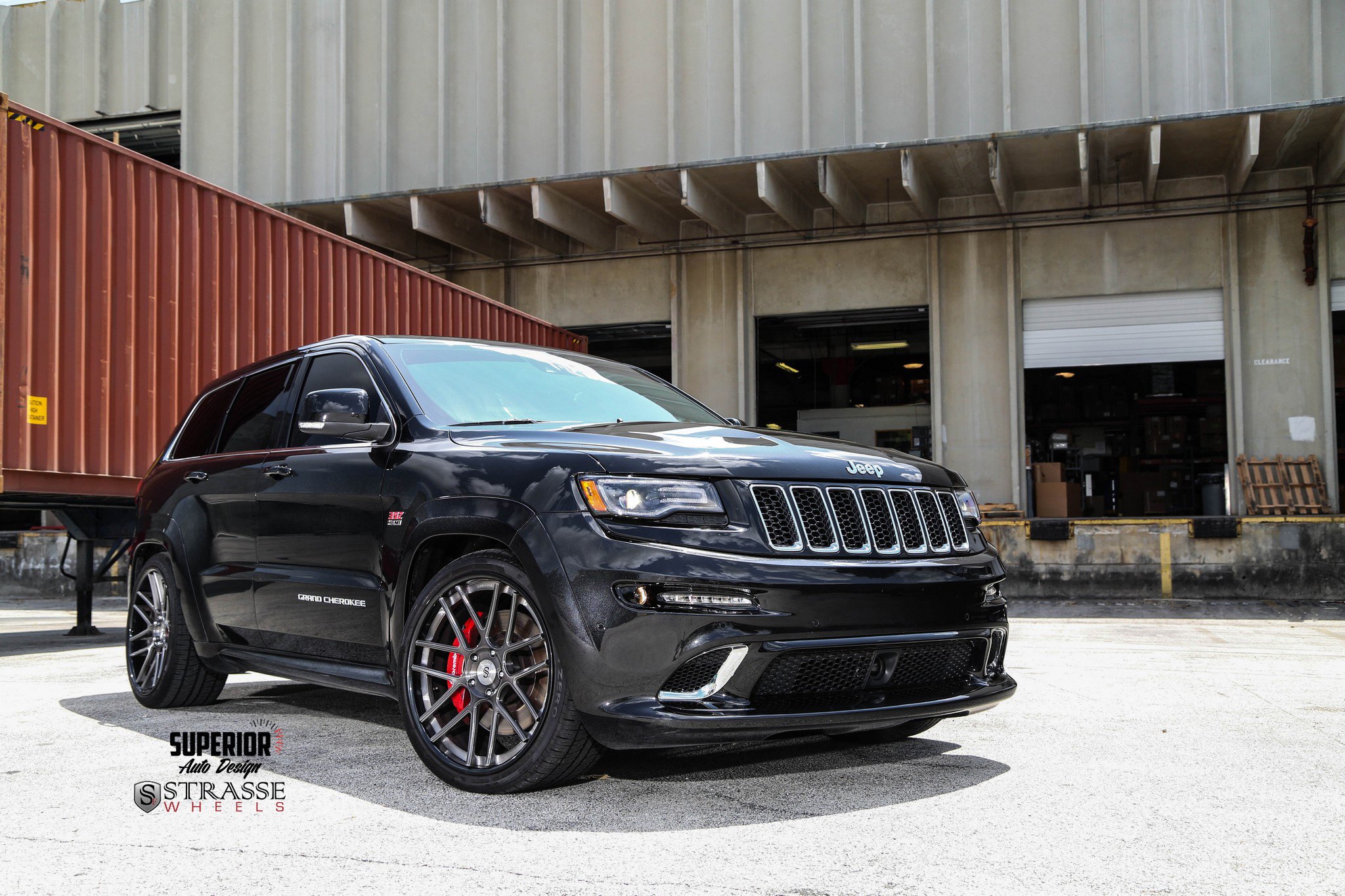 Custom Front Bumper on Black Jeep Grand Cherokee - Photo by Strasse Forged