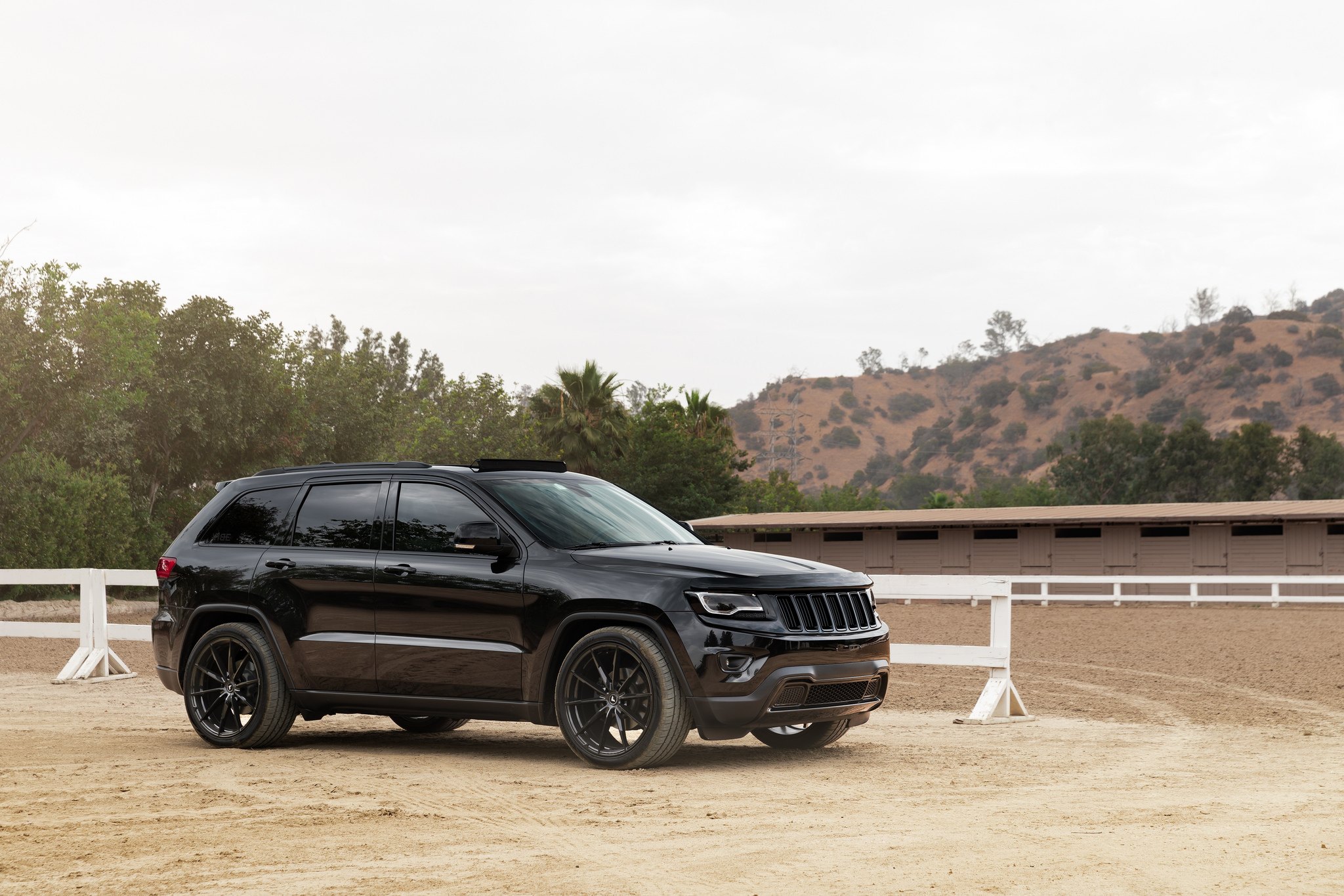 BlackOut Styling Reveals the VIP Spirit of Jeep Grand Cherokee — CARiD