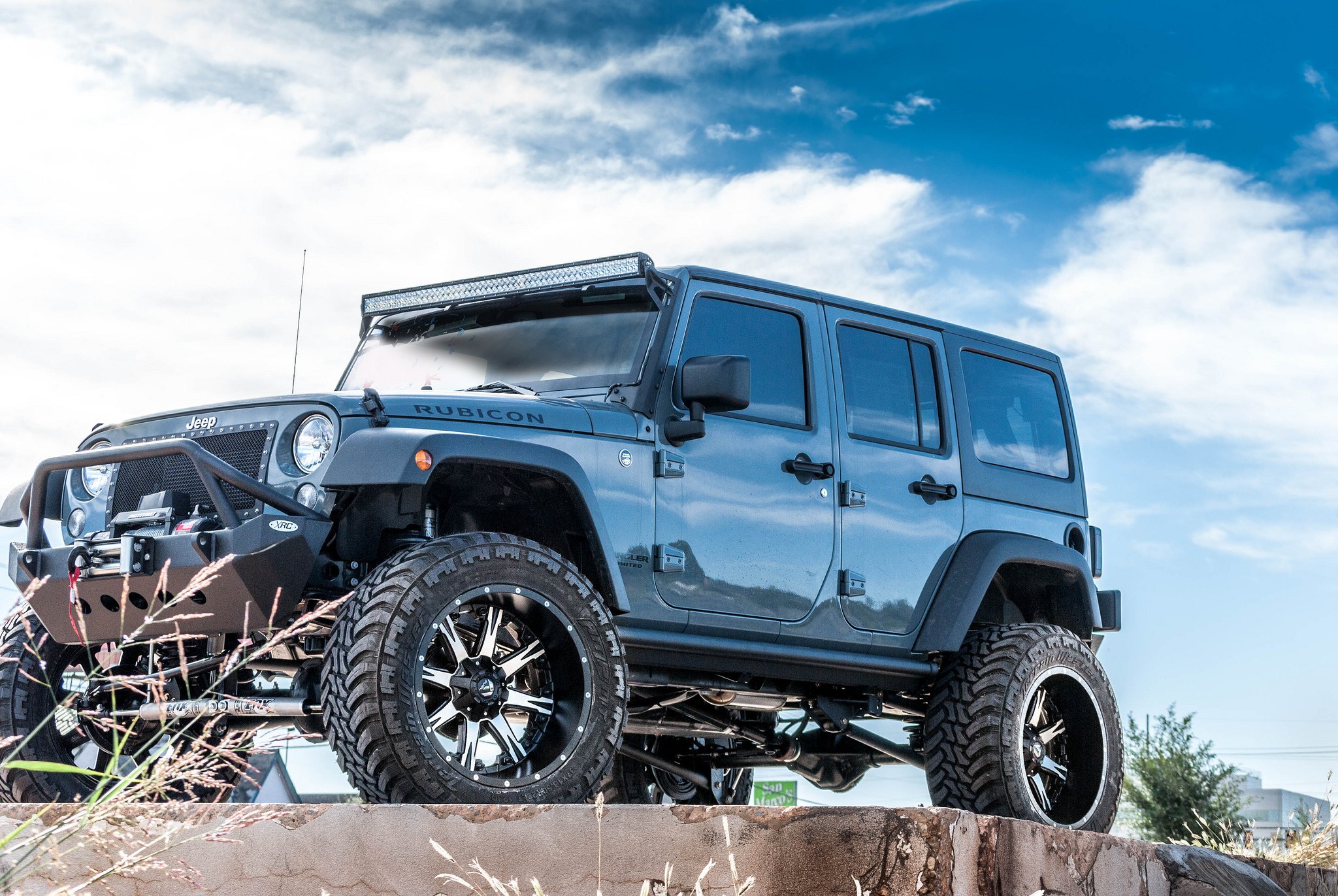 Insane Off-road Mods on Tough Jeep Wrangler Unlimited —  Gallery