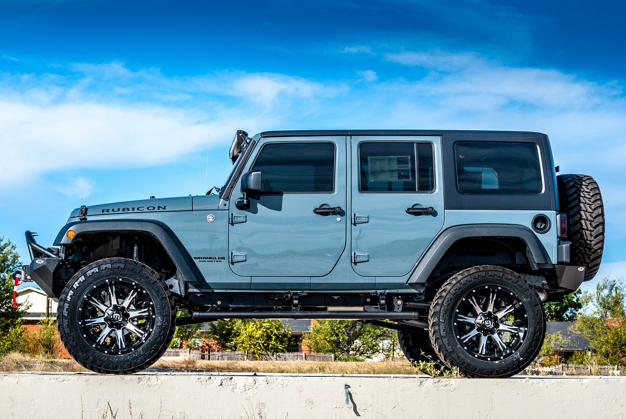 Insane Off-road Mods on Tough Jeep Wrangler Unlimited —  Gallery