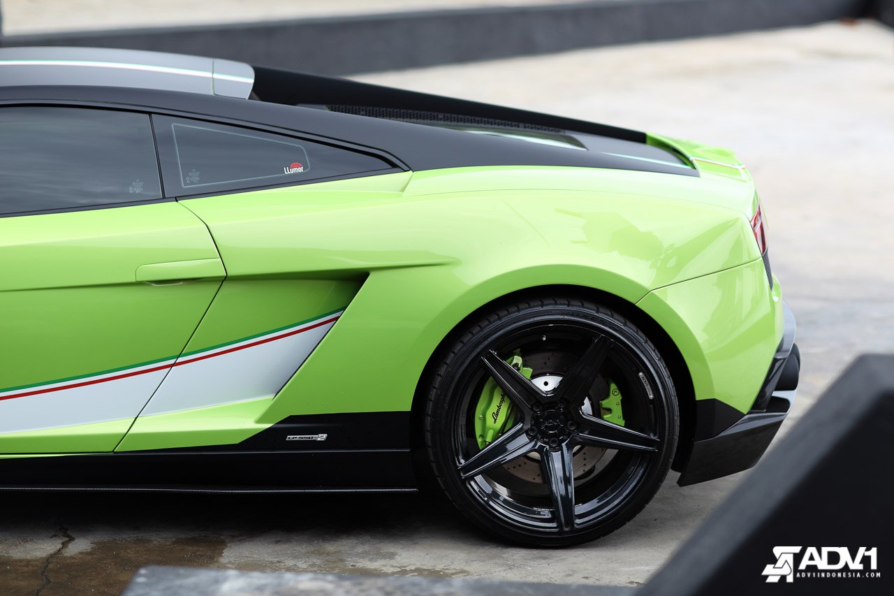 Custom Bicolore Lamborghini Gallardo Side Skirts - Photo by ADV.1
