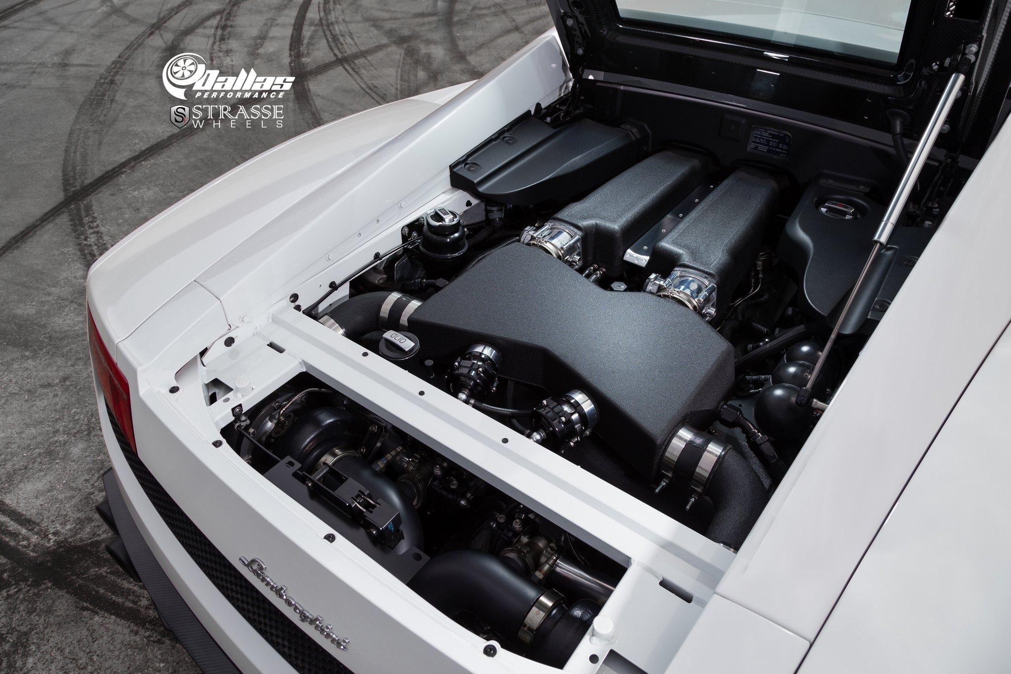 Custom Exhaust System in White Lamborghini Gallardo - Photo by Strasse Forged