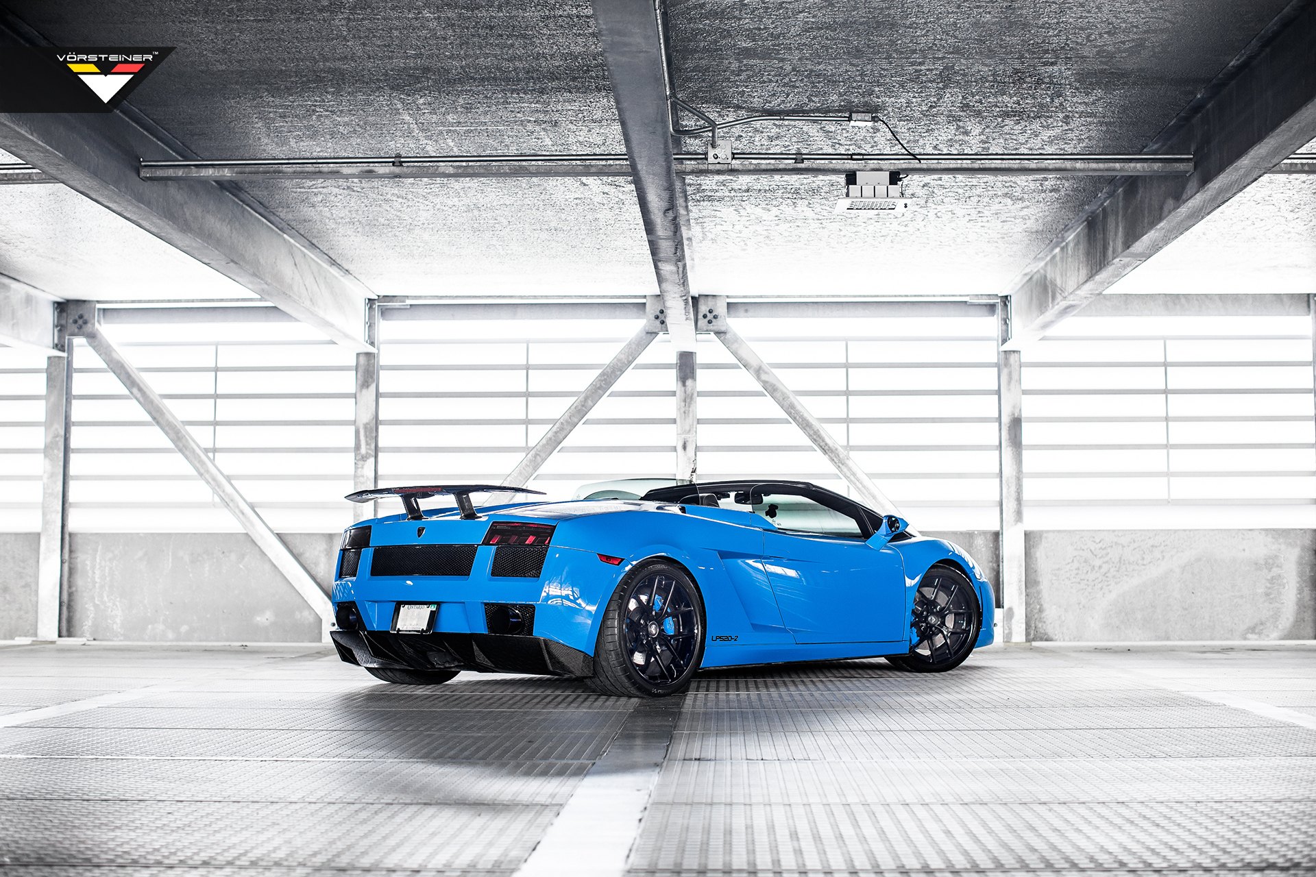Rear Spoiler with Light on Blue Lamborghini Gallardo - Photo by Vorstiner