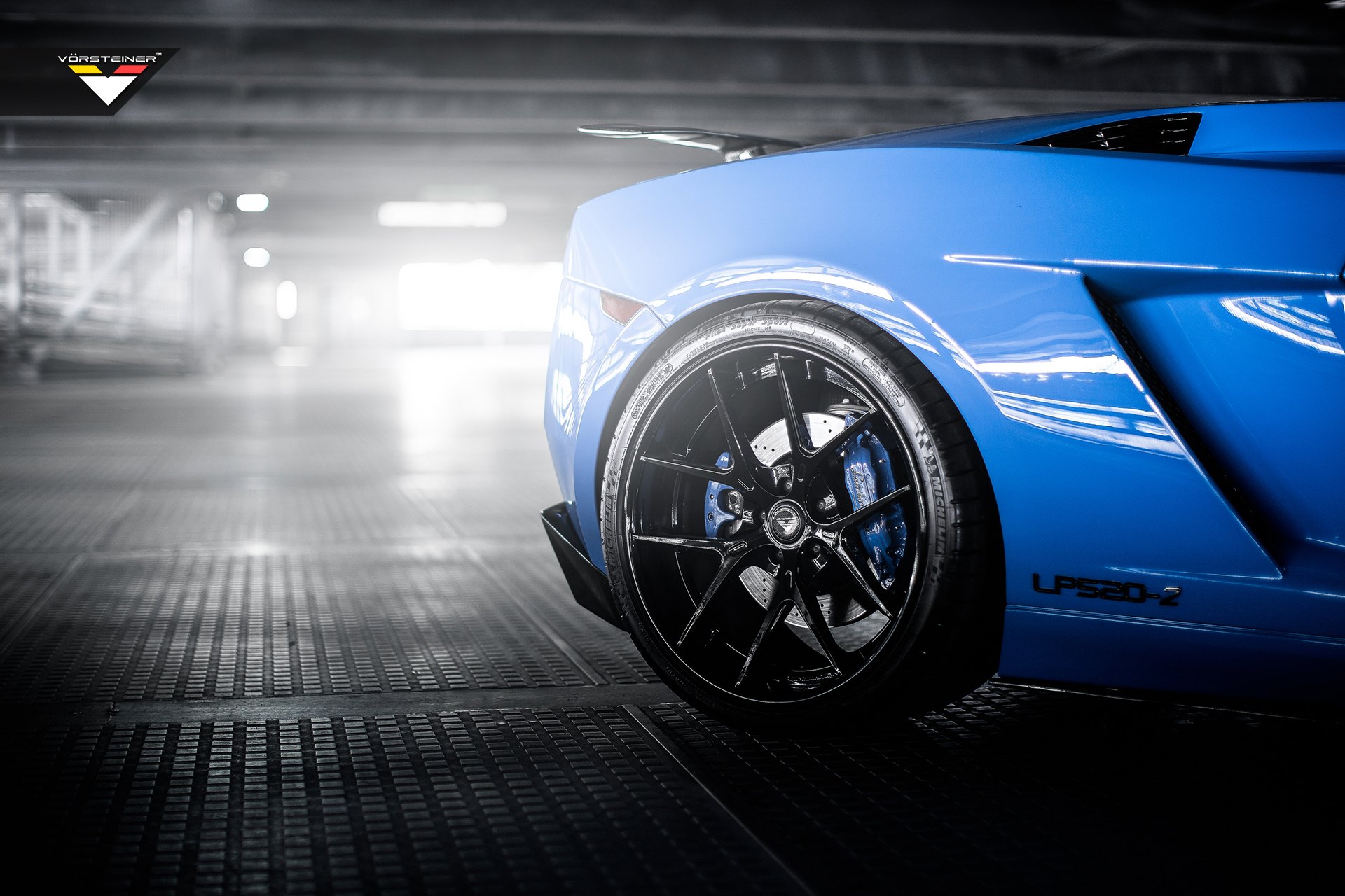 Michelin Tires on Blue Convertible Lamborghini Gallardo - Photo by Vorstiner