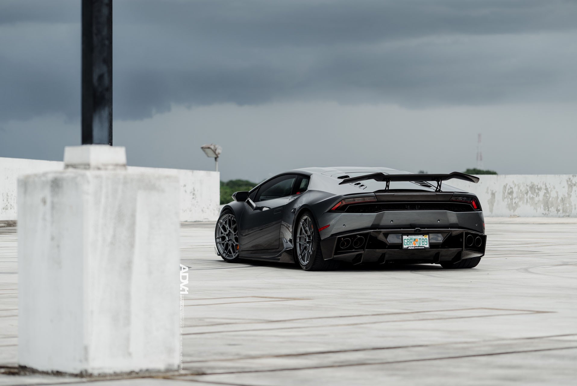 Lamborghini Huracan Racing Spoiler - Photo by ADV.1