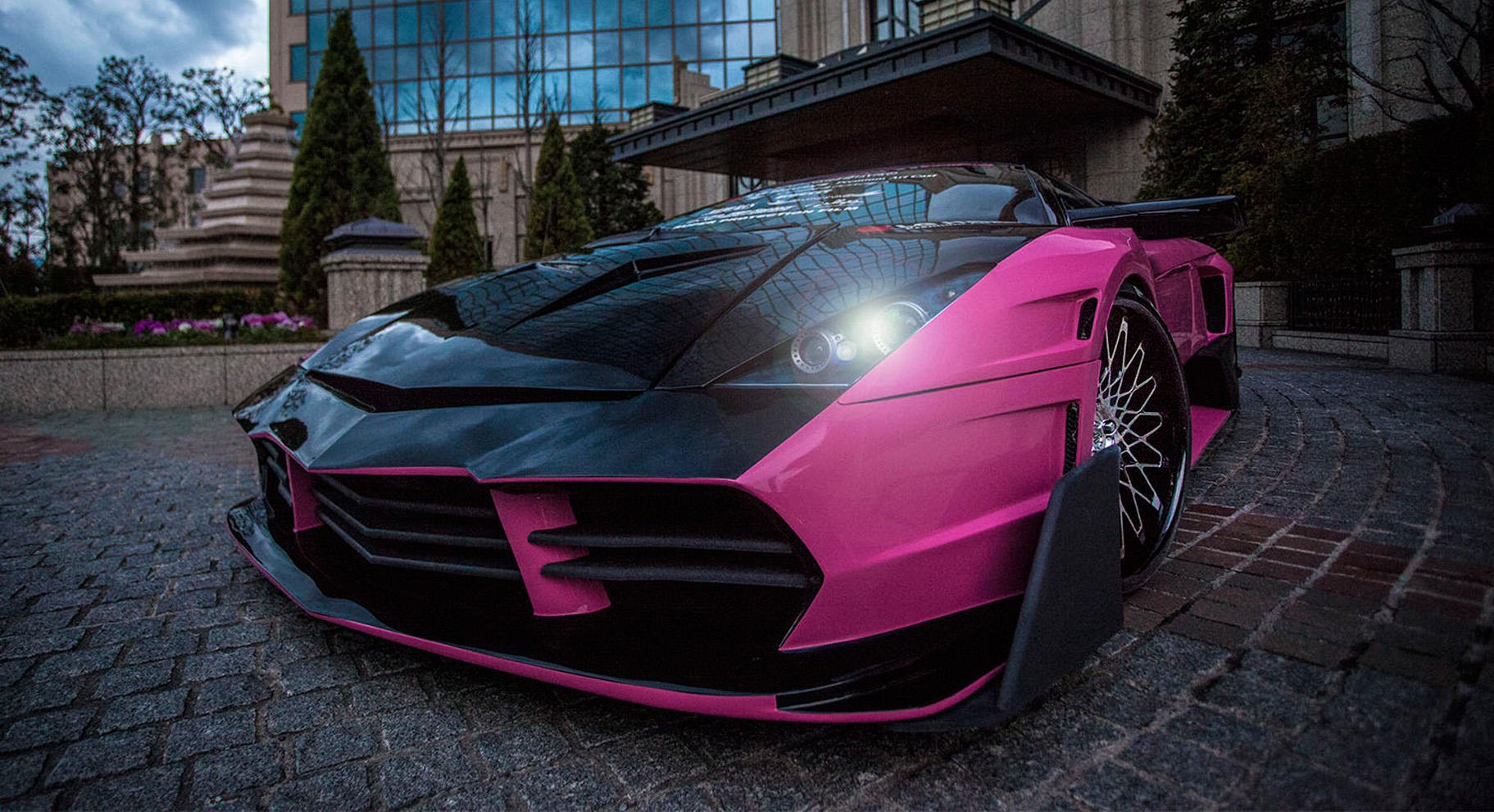 Purple Lamborghini Murcielago with LC Monza Lexani Wheels - Photo by Lexani