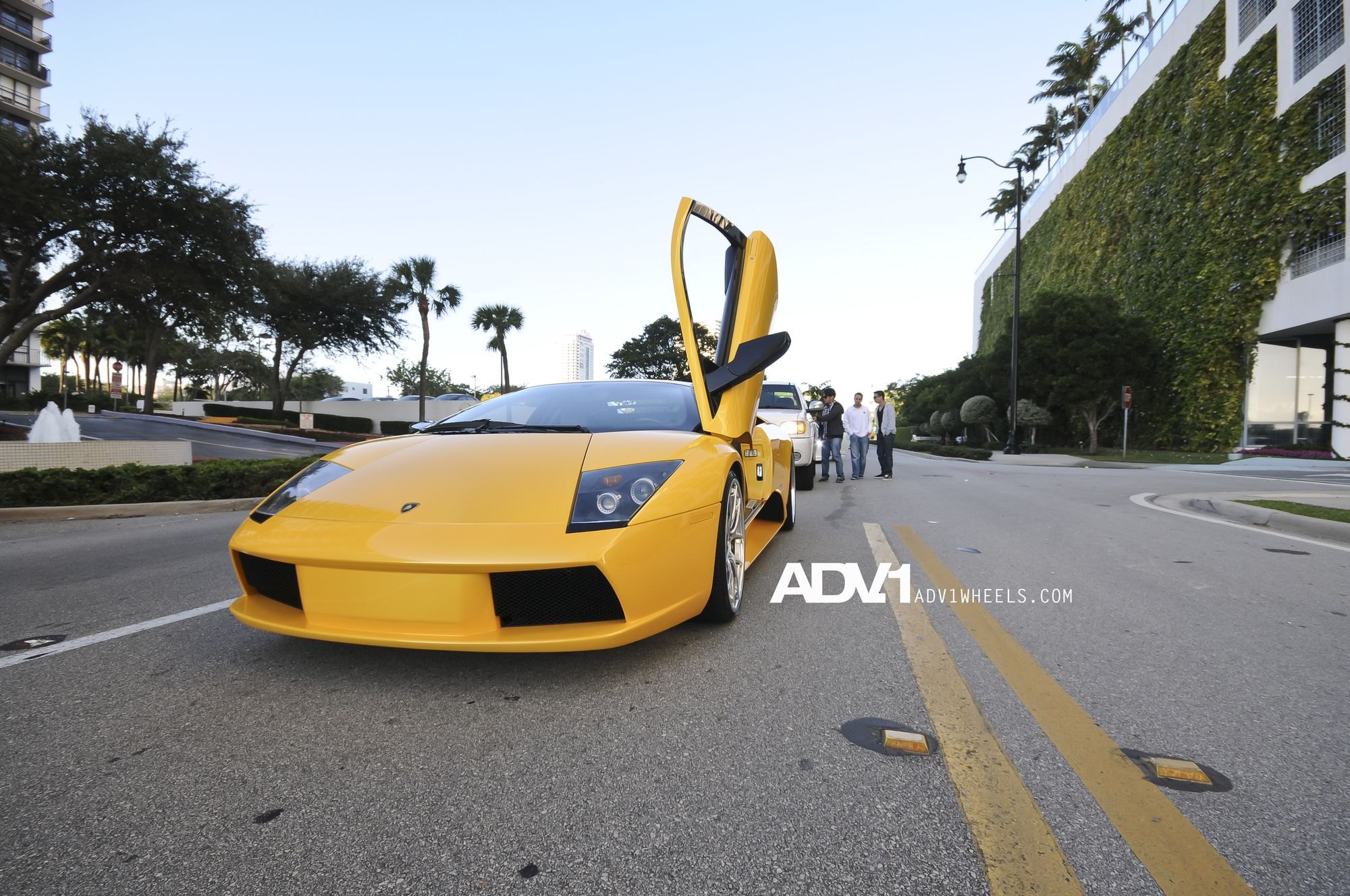 Aftermarket Vertical Doors on Yellow Lamborghini Murcielago - Photo by ADV.1