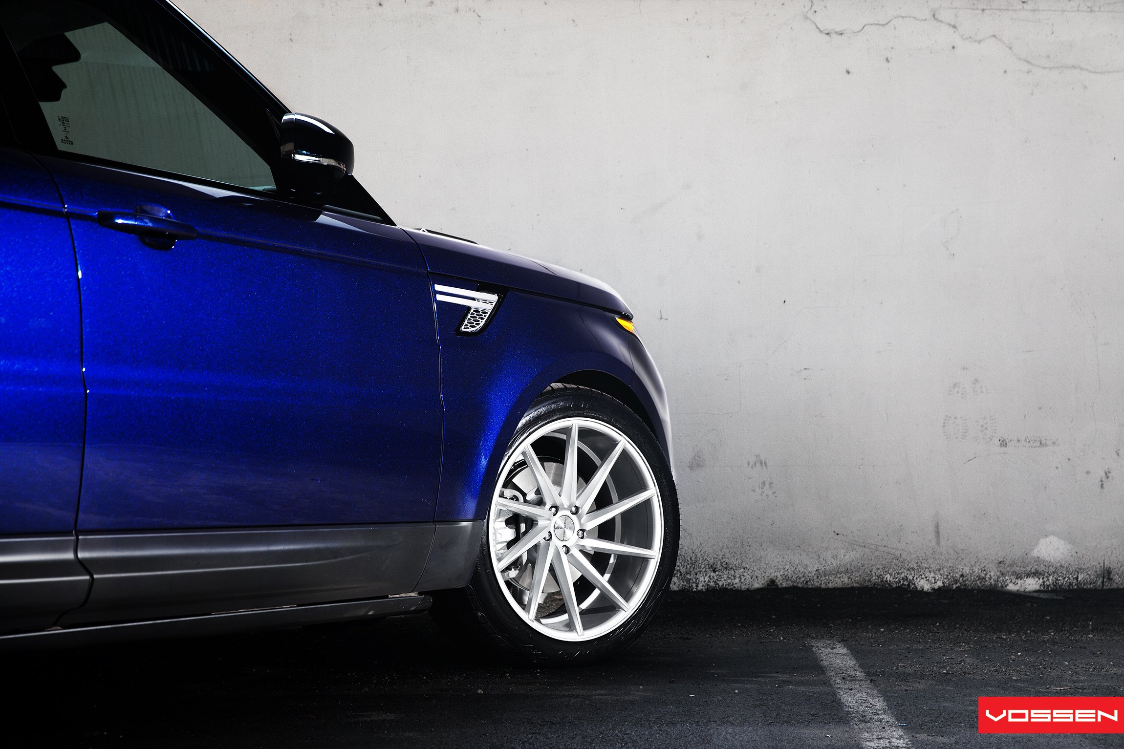 Blue Land Rover Sport with Chrome Vossen Wheels - Photo by Vossen