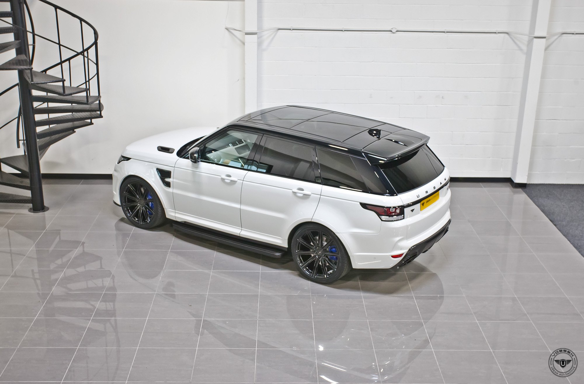 White Range Rover Sport with Black Rear Diffuser - Photo by Vossen