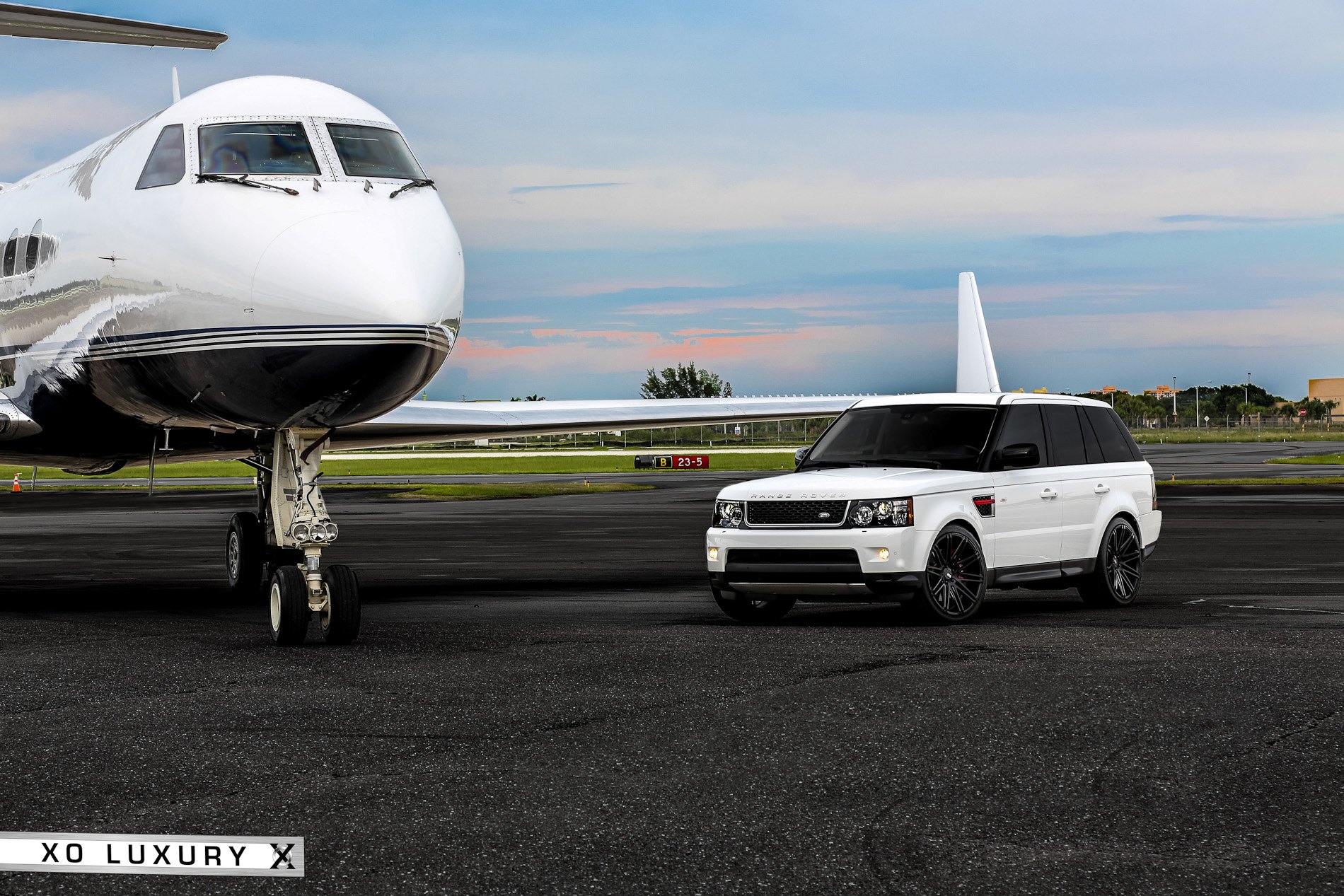 Range Rover Sport Custom Side Vents - Photo by XO Luxury