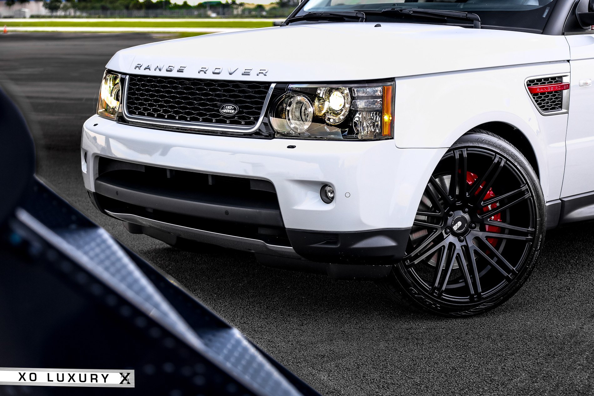Range Rover Sport Headlights - Photo by XO Luxury
