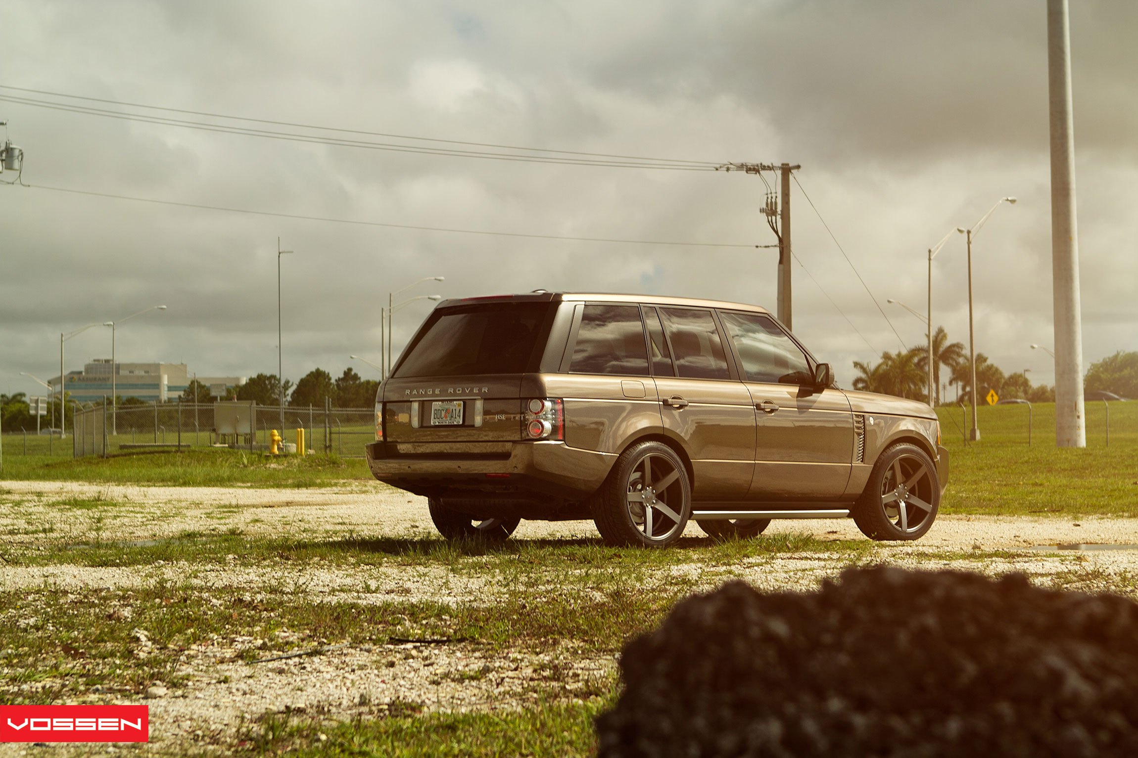 Aftermarket Rear Bumper on Land Rover Range Rover - Photo by Vossen