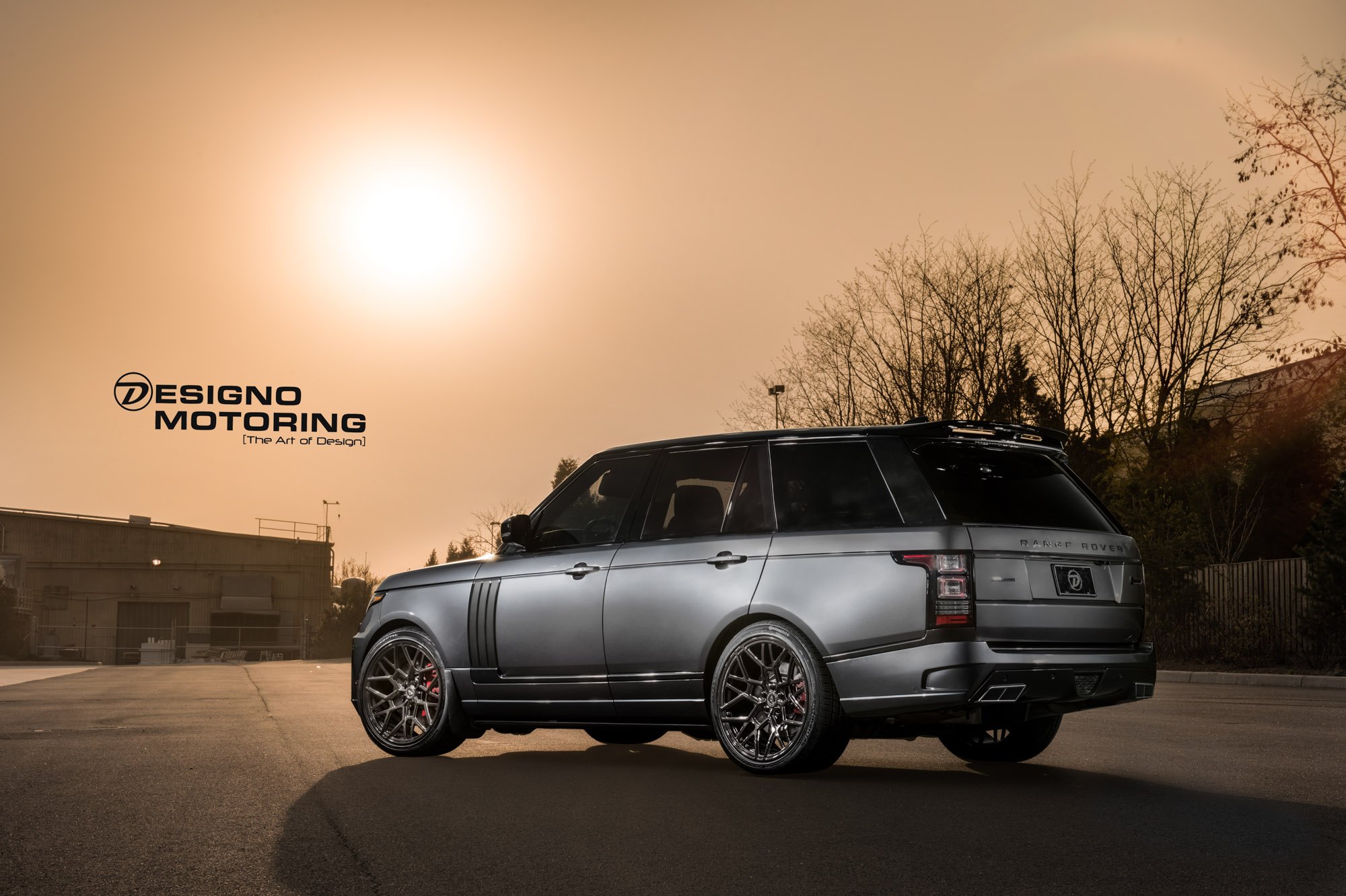 Aftermarket Rear Diffuser on Gray Range Rover - Photo by Vossen