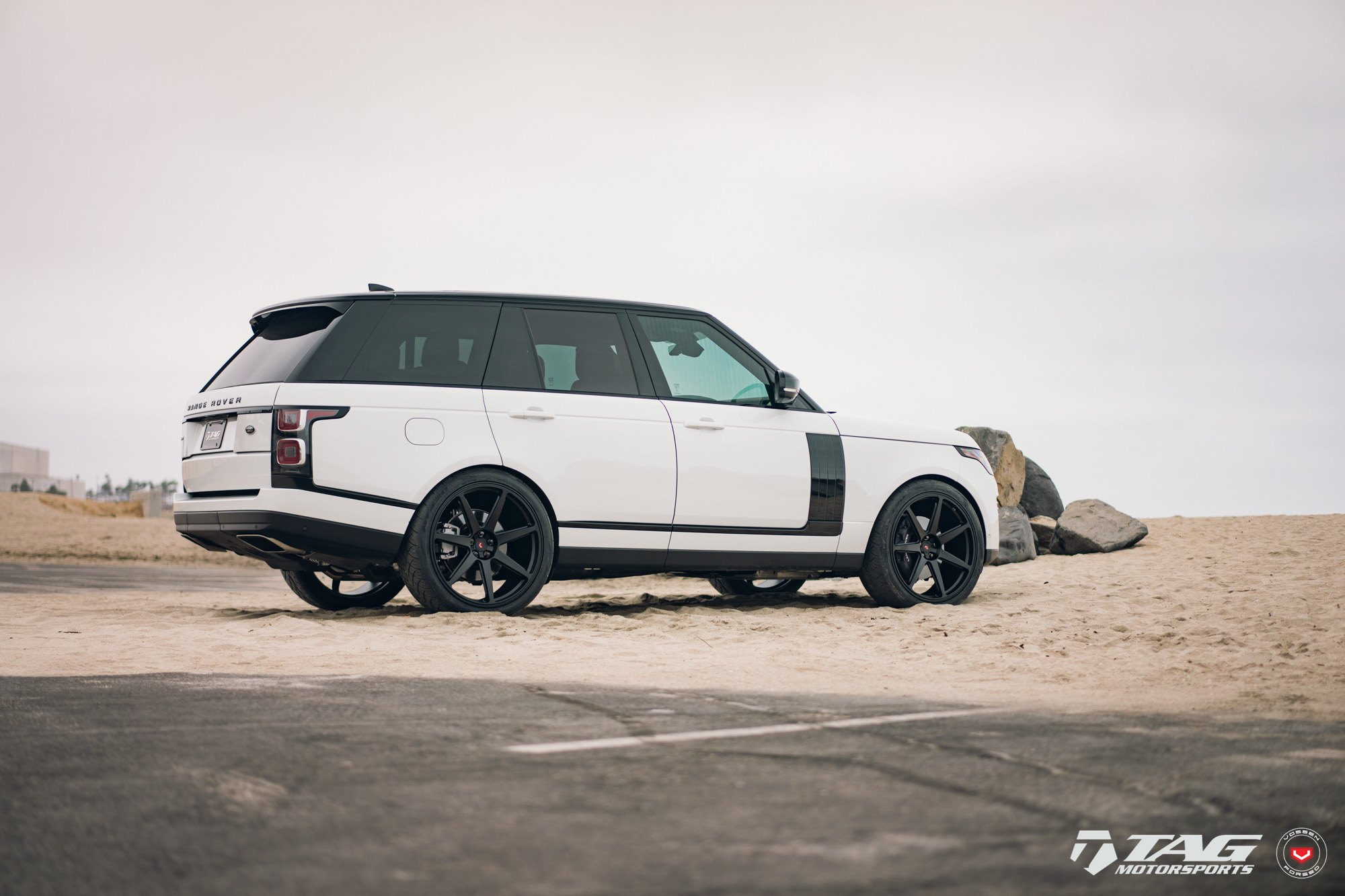 Aftermarket Red Taillights on White Range Rover - Photo by Vossen