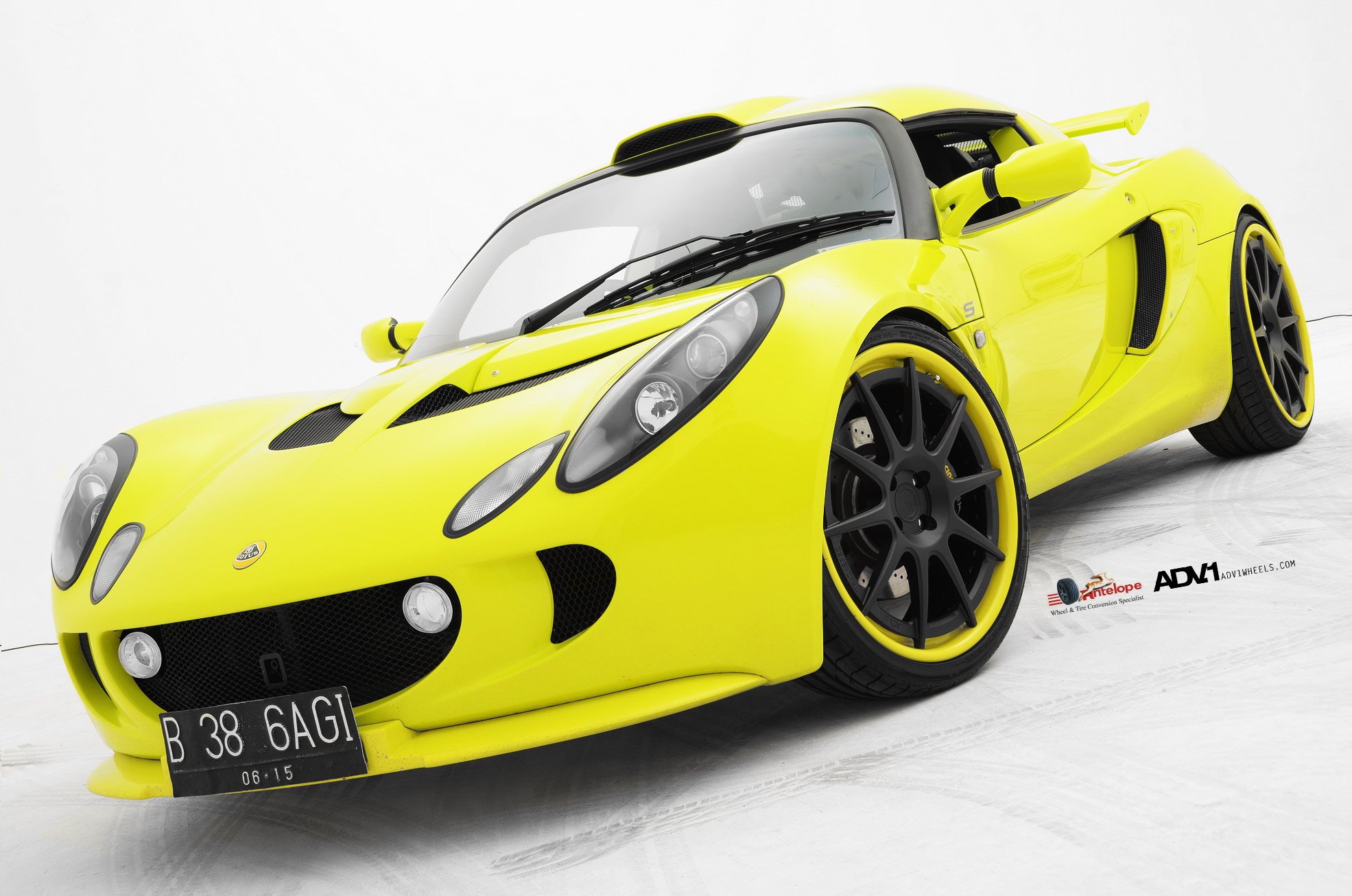 Lime Green Lotus Exige with Custom Body Kit - Photo by ADV.1