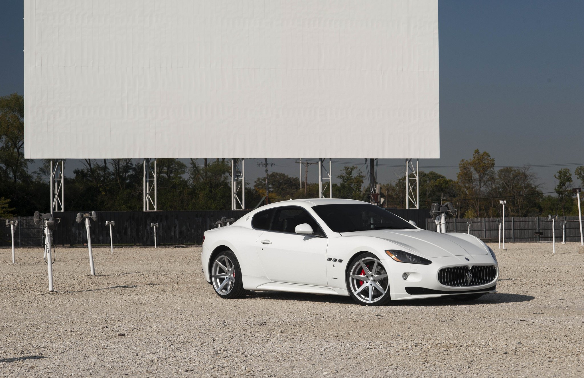 White Maserati Granturismo with Custom Front Bumper - Photo by zandbox