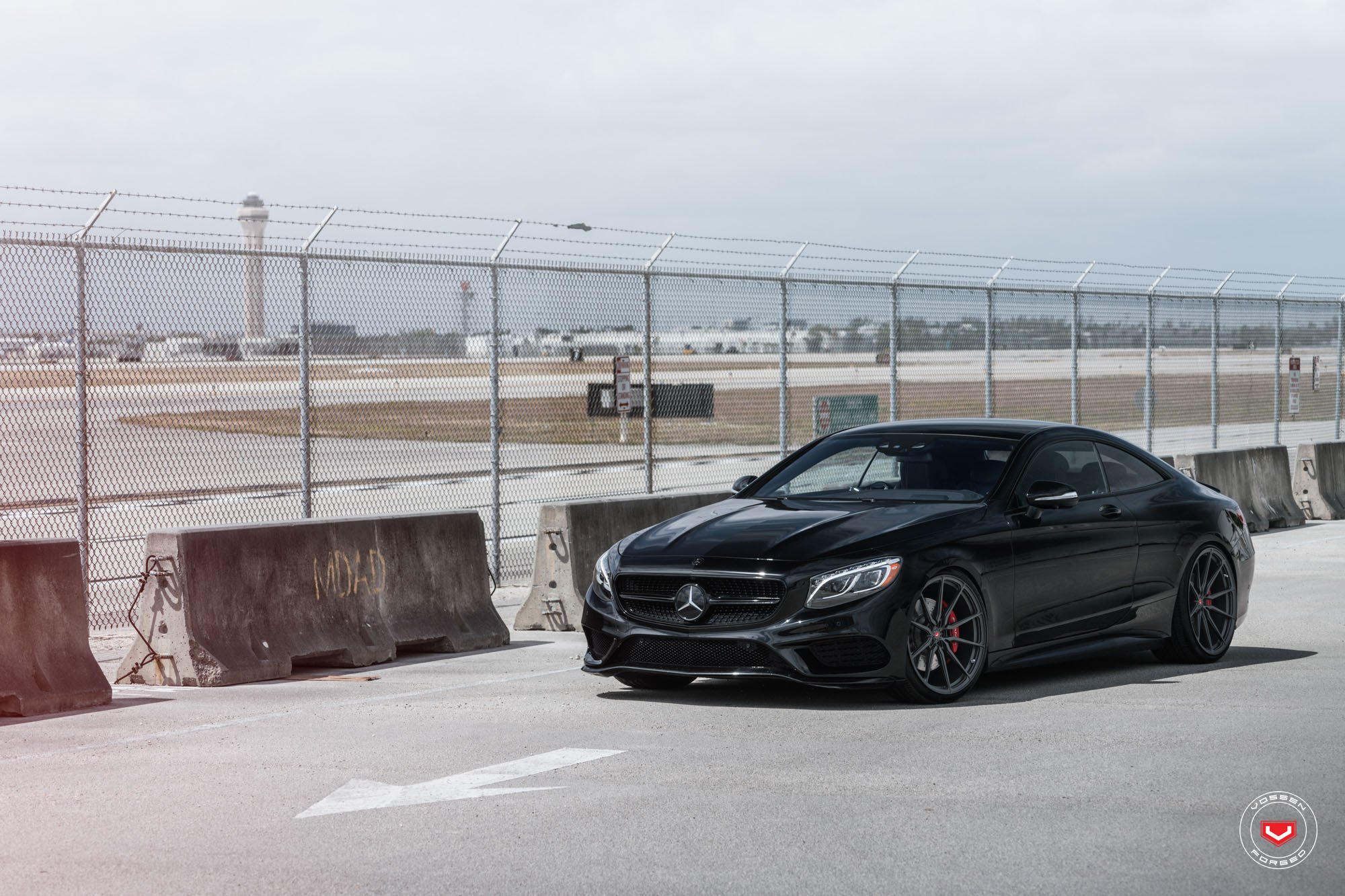 Blacked Out Mesh Grille on Mercedes S Class - Photo by Vossen