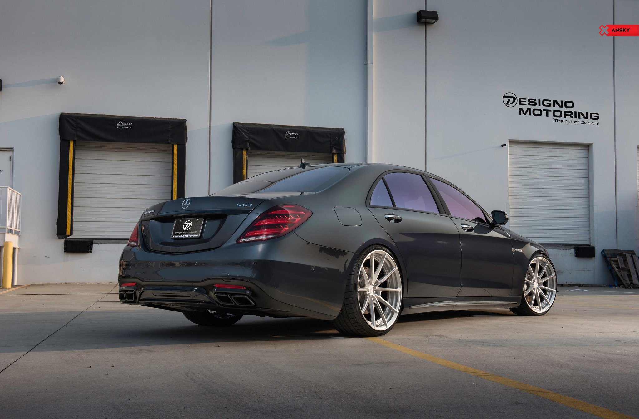 Black Mercedes S Class with Aftermarket Rear Diffuser - Photo by Anrky Wheels