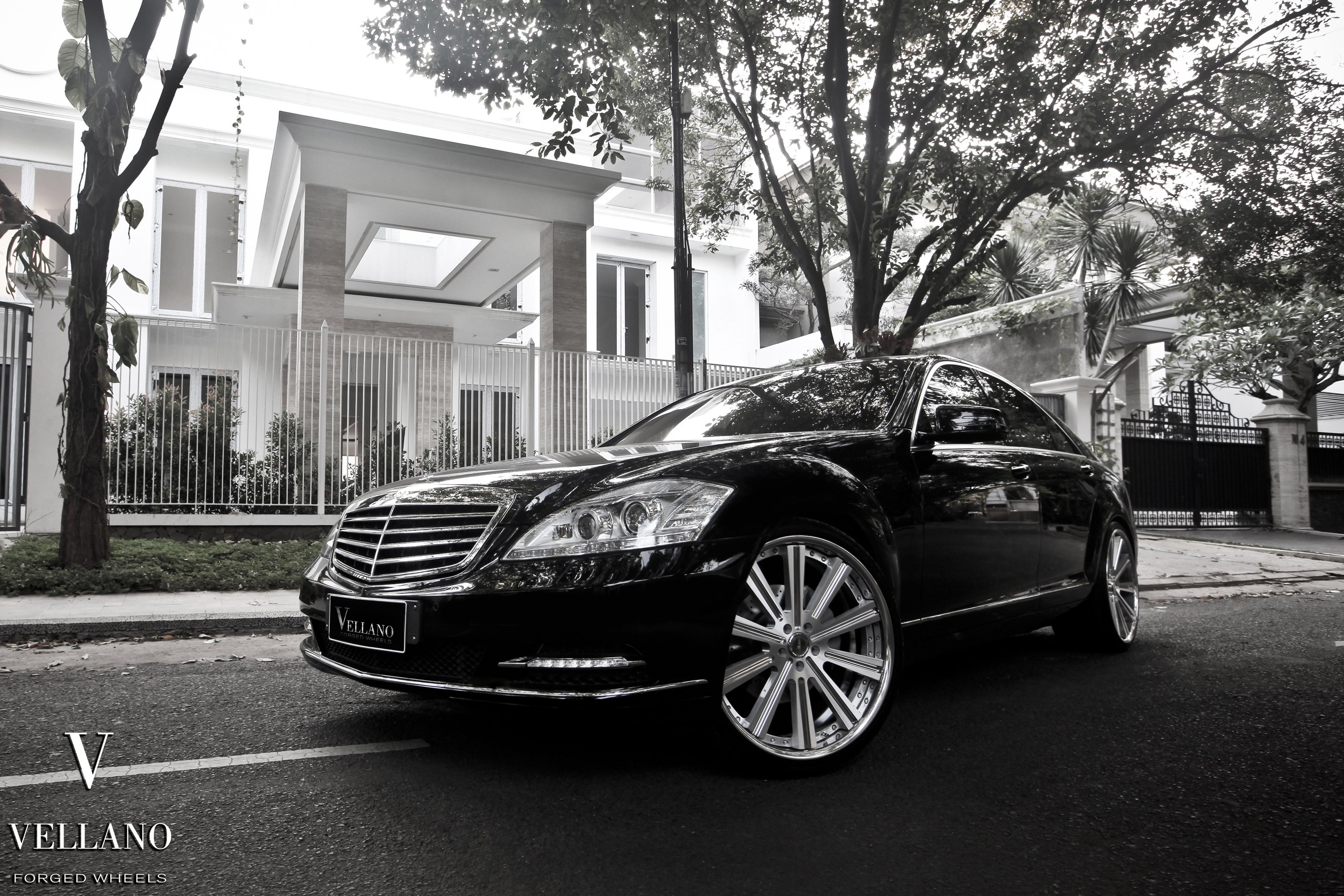 Crystal Clear Headlights on Black Mercedes S-Class - Photo by Vellano