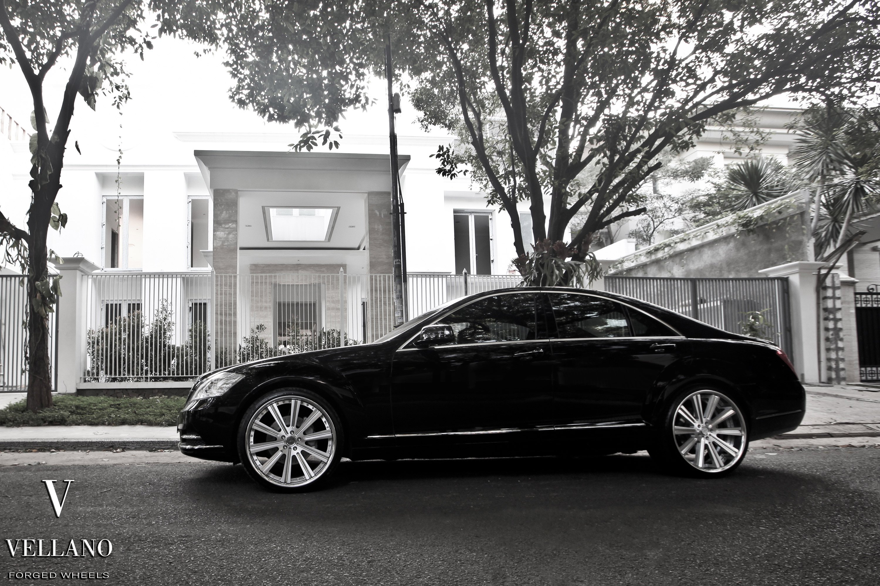 Black Mercedes S-Class with Aftermarket Side Skirts - Photo by Vellano
