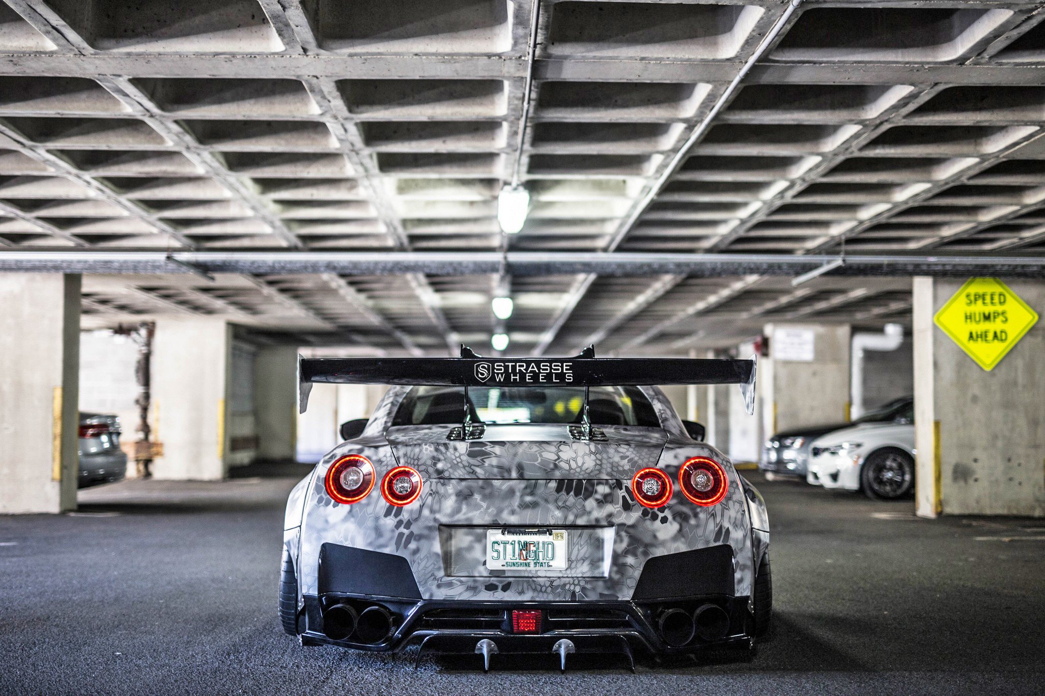 Aftermarket Rear Diffuser on Nissan GT-R - Photo by Strasse Forged