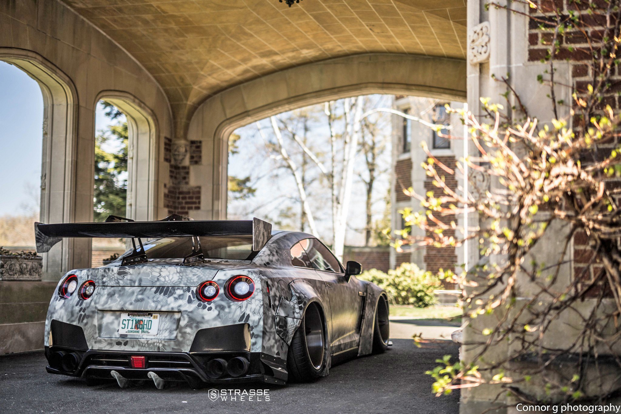 Custom Painted Nissan GT-R with Liberty Walk Body Kit - Photo by Strasse Forged