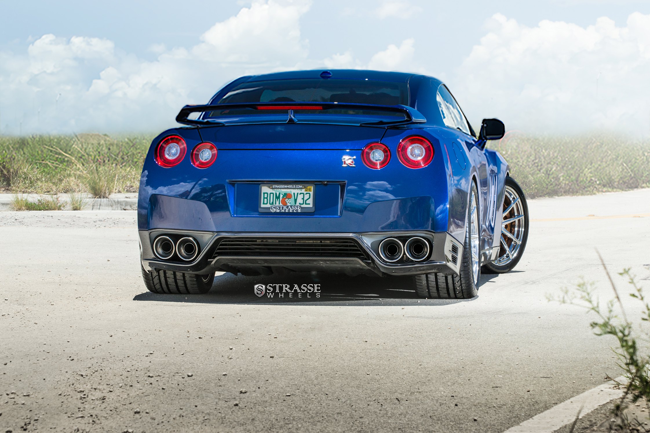 Rear Diffuser with Dual Exhaust Tips on Blue Nissan GT-R - Photo by Strasse Forged
