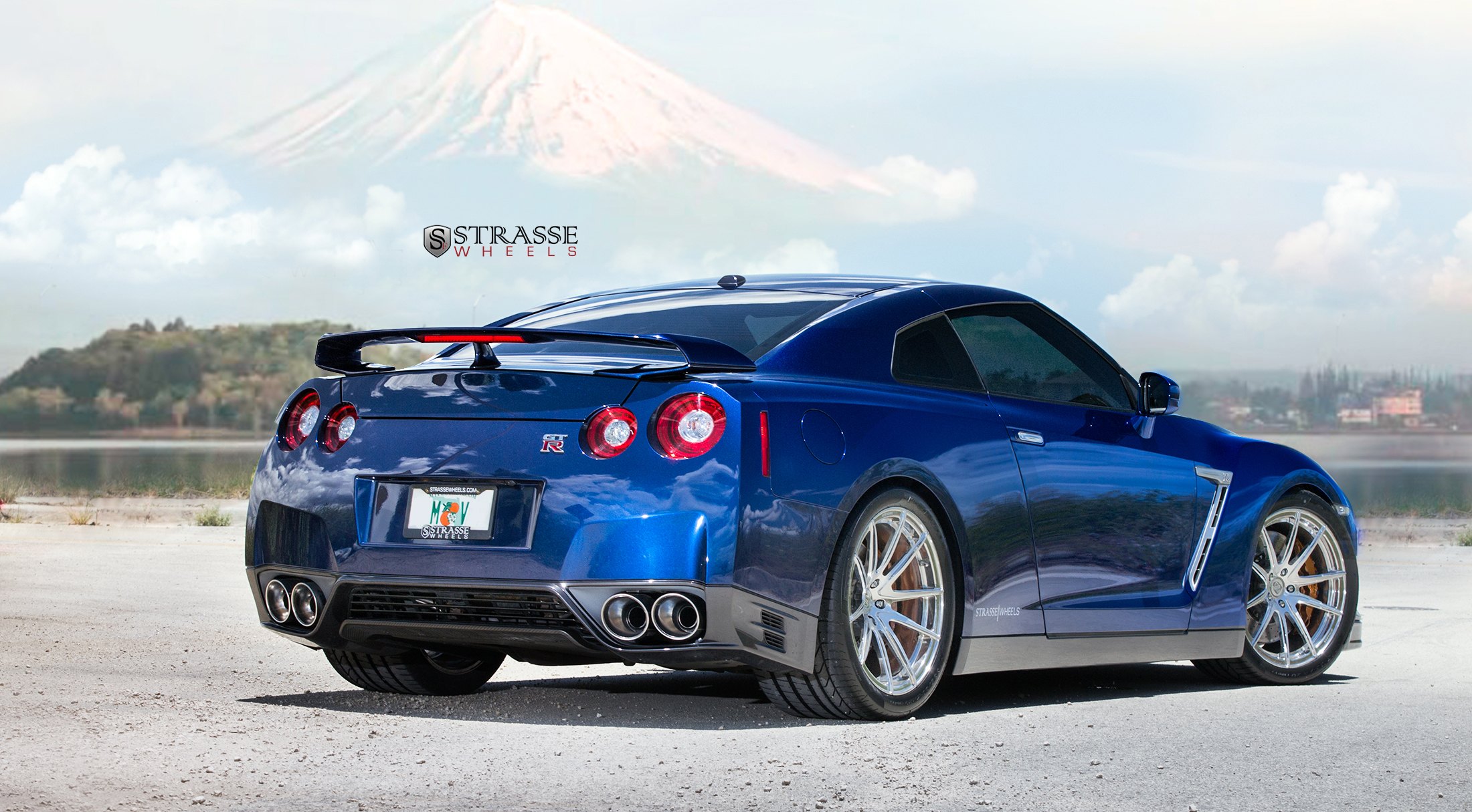 Blue Nissan GT-R with Polished Strasse Wheels - Photo by Strasse Forged