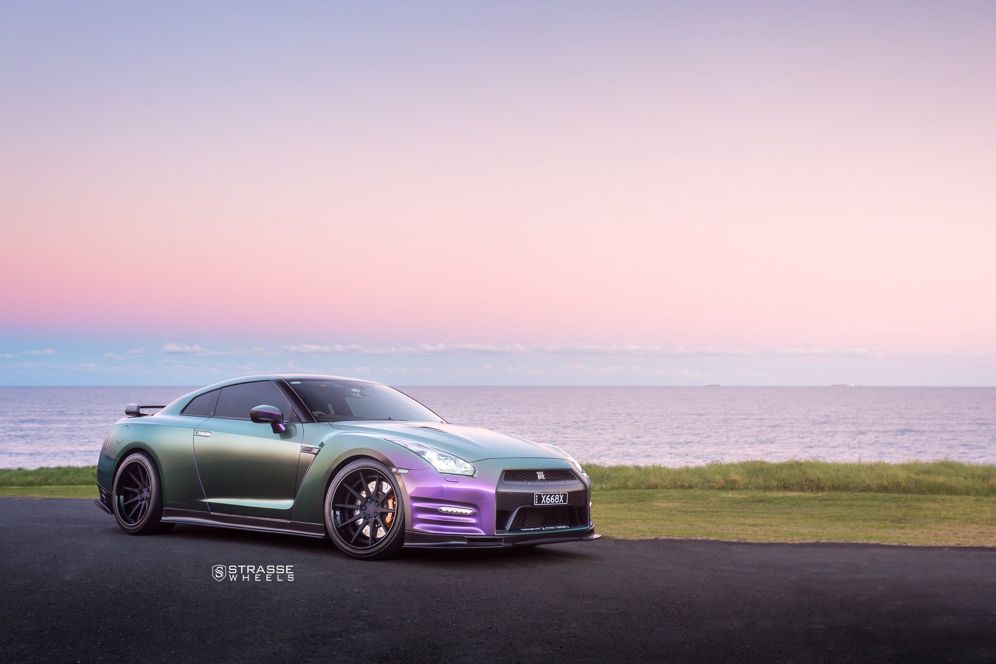 Aftermarket Side Skirts on Chameleon Green Nissan GT-R - Photo by Strasse Forged