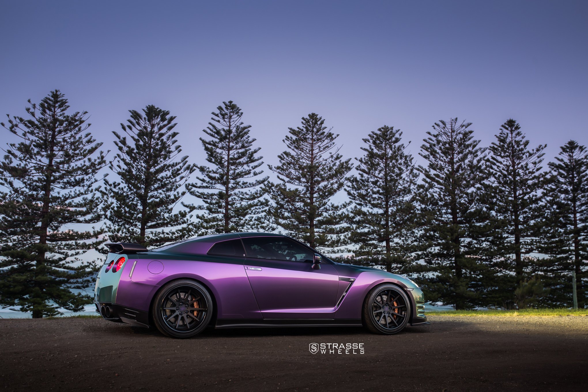 Chameleon Green Nissan GT-R with Custom Strasse Rims - Photo by Strasse Forged