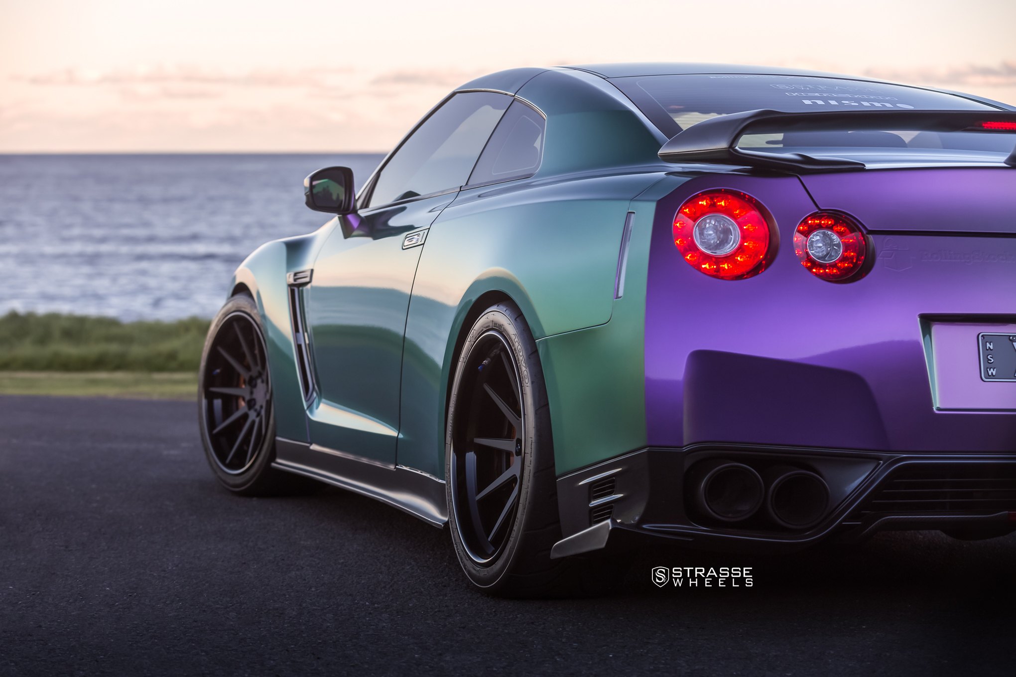 Chameleon Green Nissan GT-R with R10 Strasse Rims - Photo by Strasse Forged