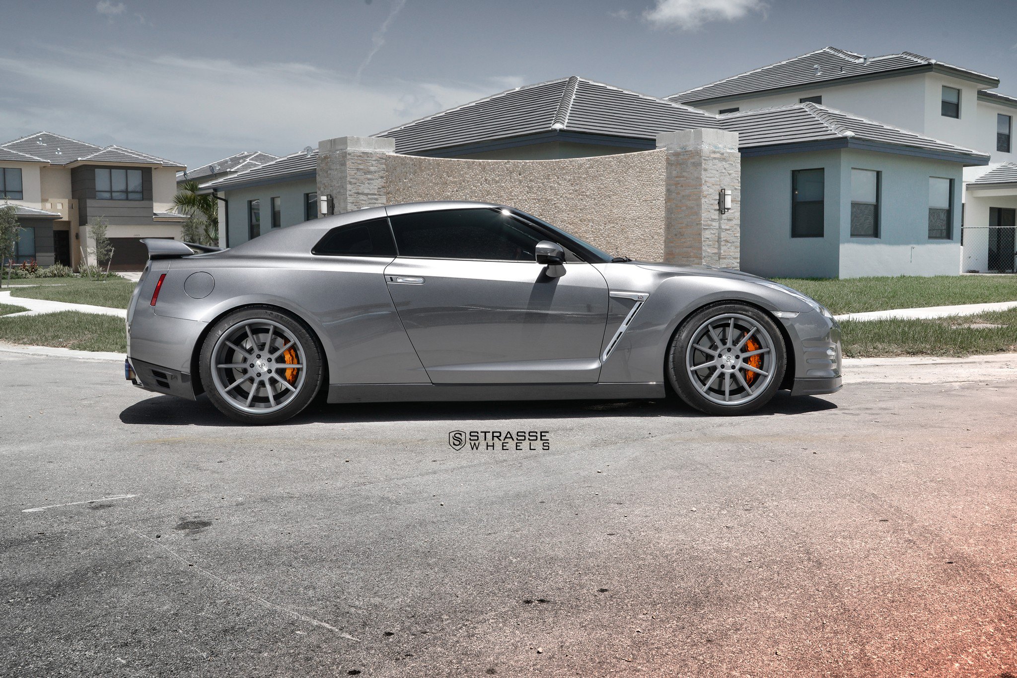 Gray Nissan GT-R Side Skirts - Photo by Strasse Forged