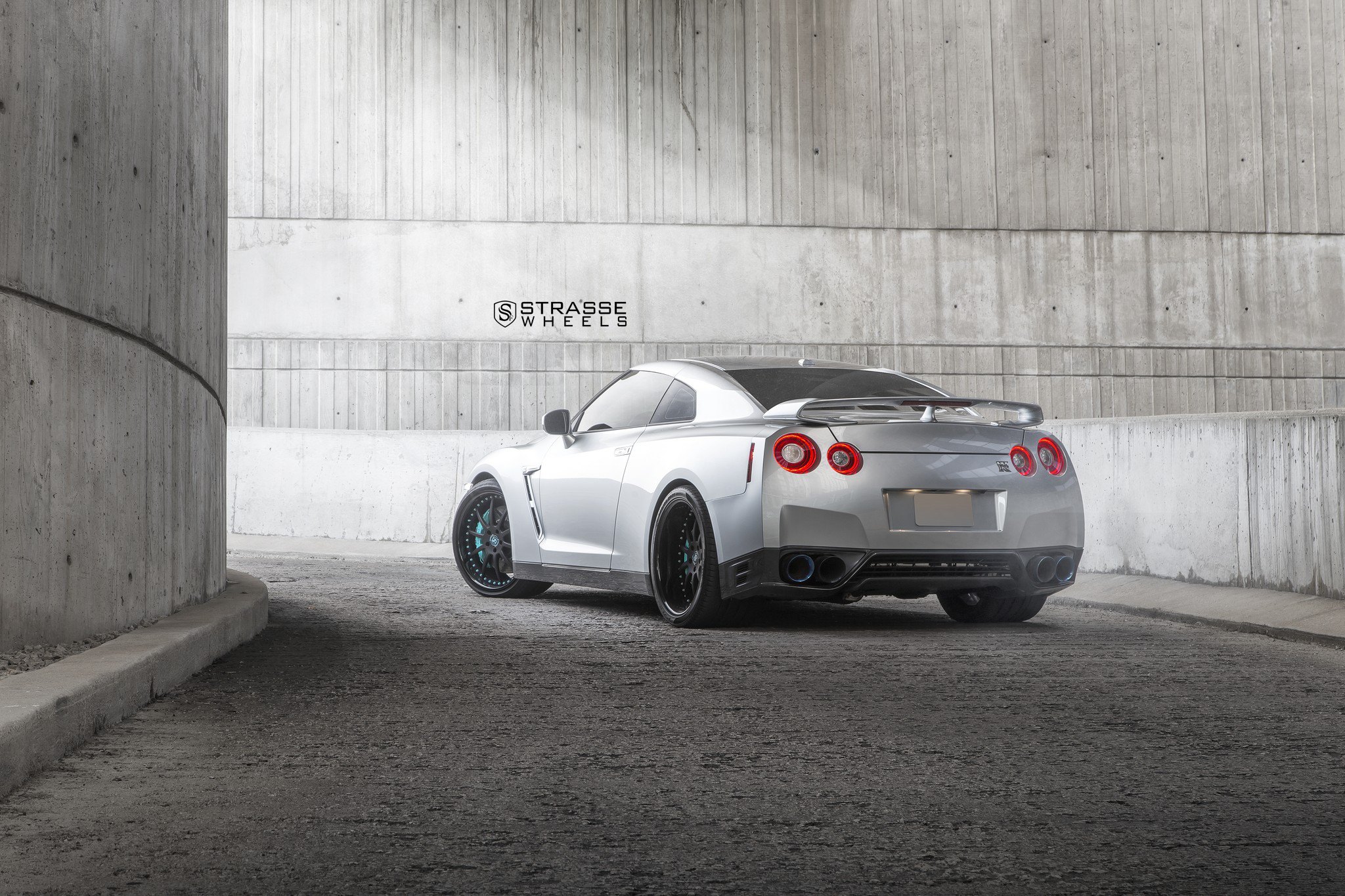 Rear Spoiler with Light on Silver Nissan GT-R - Photo by Strasse Forged