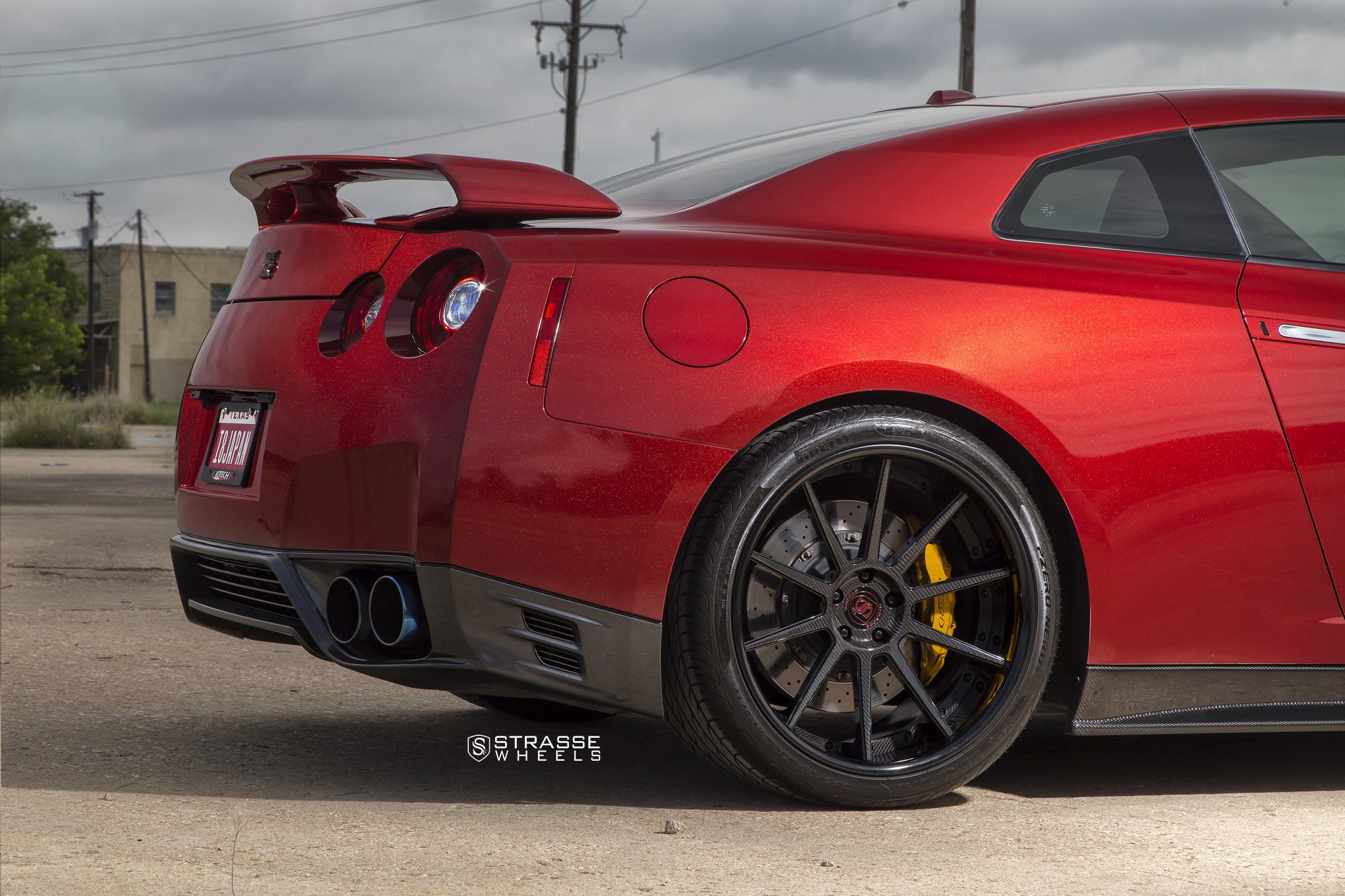 Red Nissan GT-R with Carbon Fiber Strasse Rims - Photo by Strasse Forged