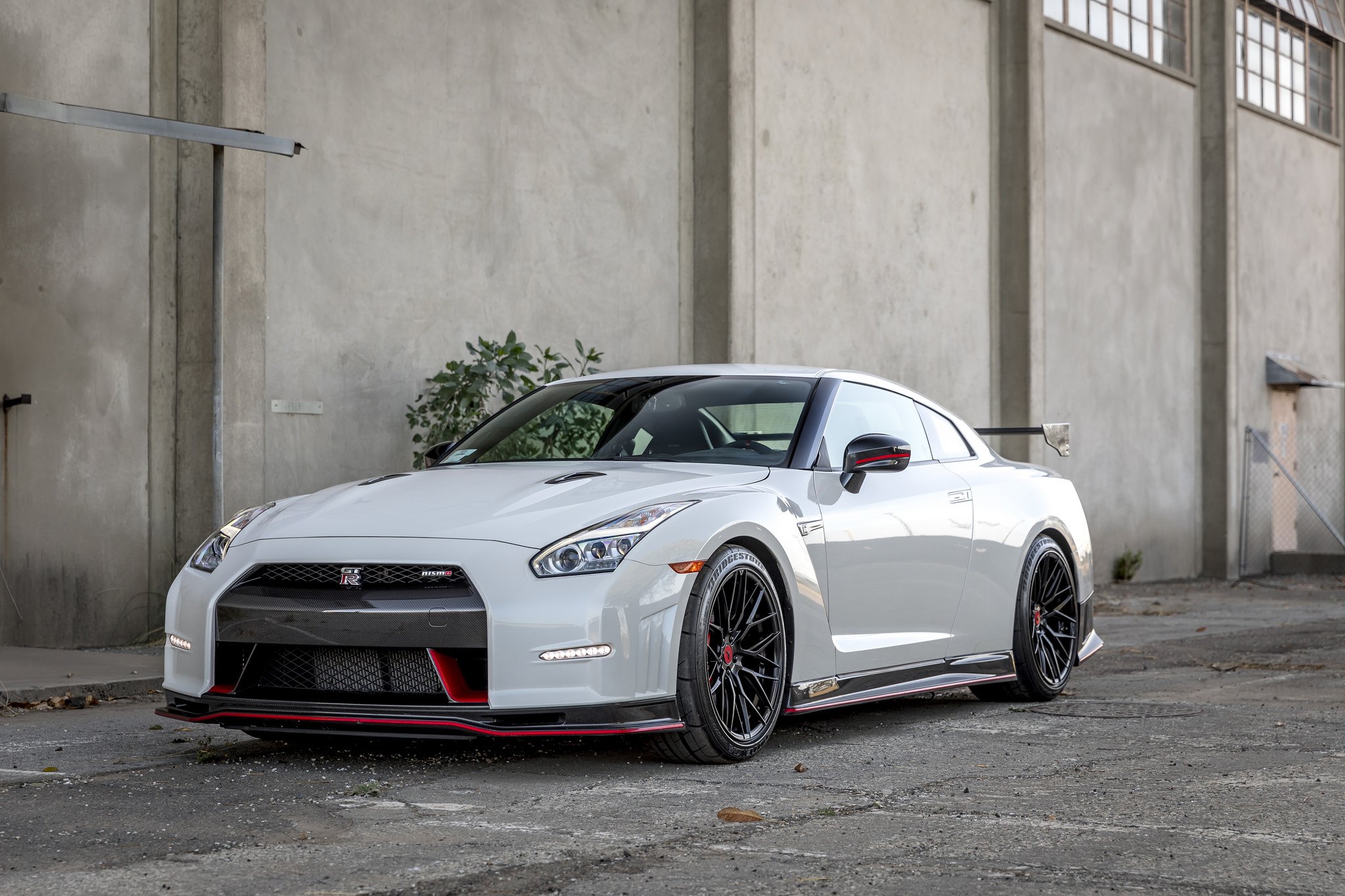 Aftermarket Hood with Air Vents on White Nissan GT-R - Photo by Vorsteiner