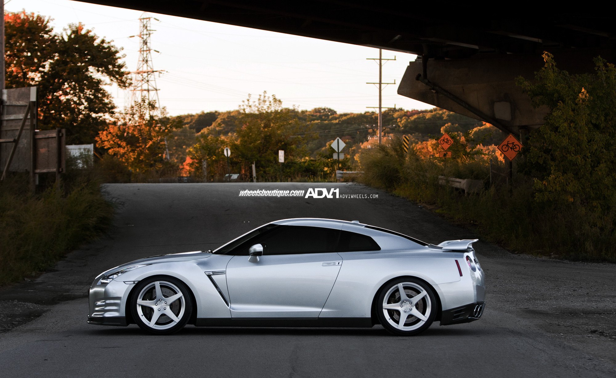 Silver Nissan GT-R with Custom Polished ADV1 Rims - Photo by ADV.1
