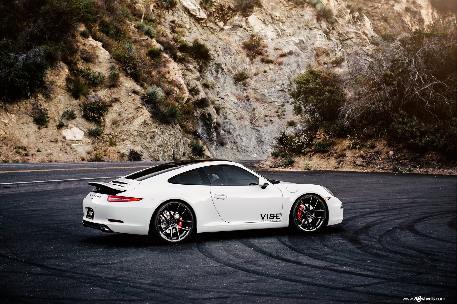 Custom Style Rear Spoiler on White Porsche 911 - Photo by Avant Garde Wheels