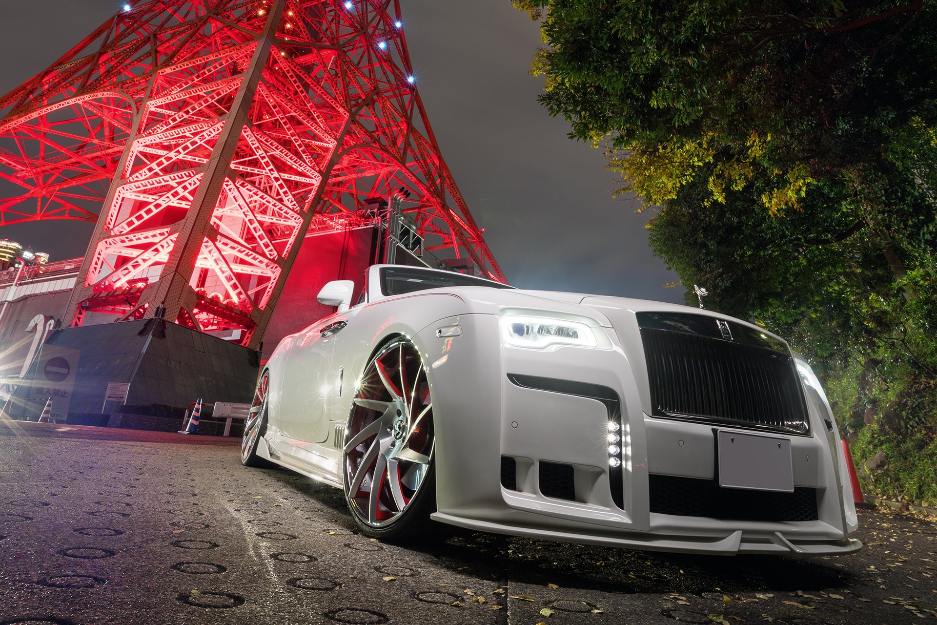 Front Bumper with LED Lights on White Rolls Royce Dawn - Photo by Forgiato