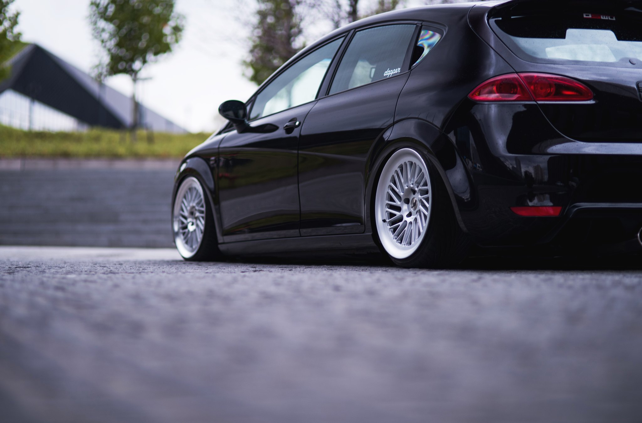 Black Seat Leon with Aftermarket Side Skirts - Photo by JR Wheels
