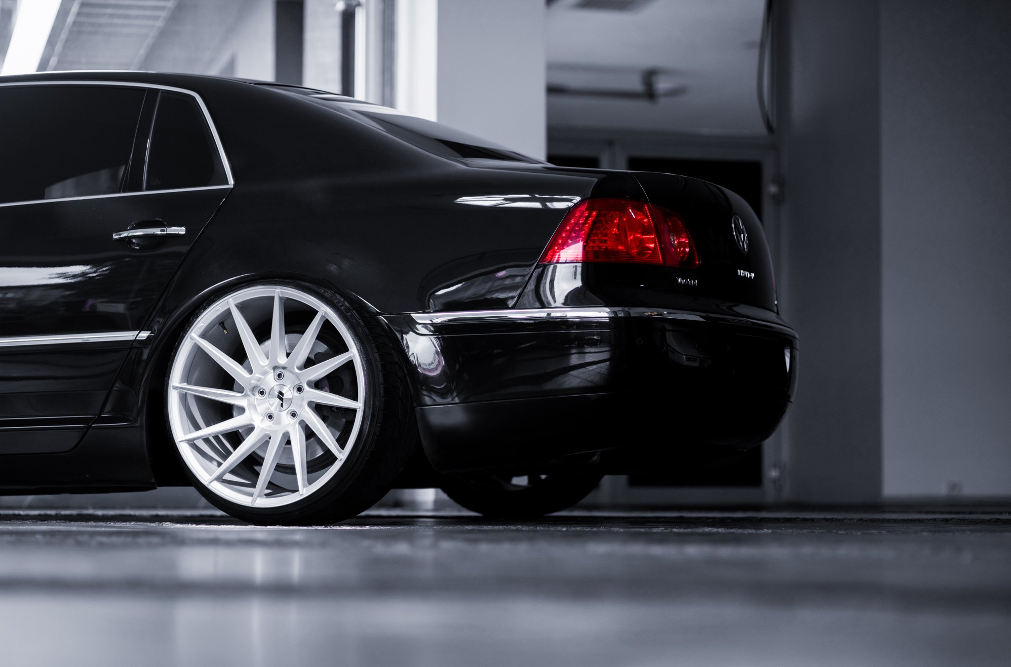 Black VW Phaeton with Red LED Taillights - Photo by JR Wheels